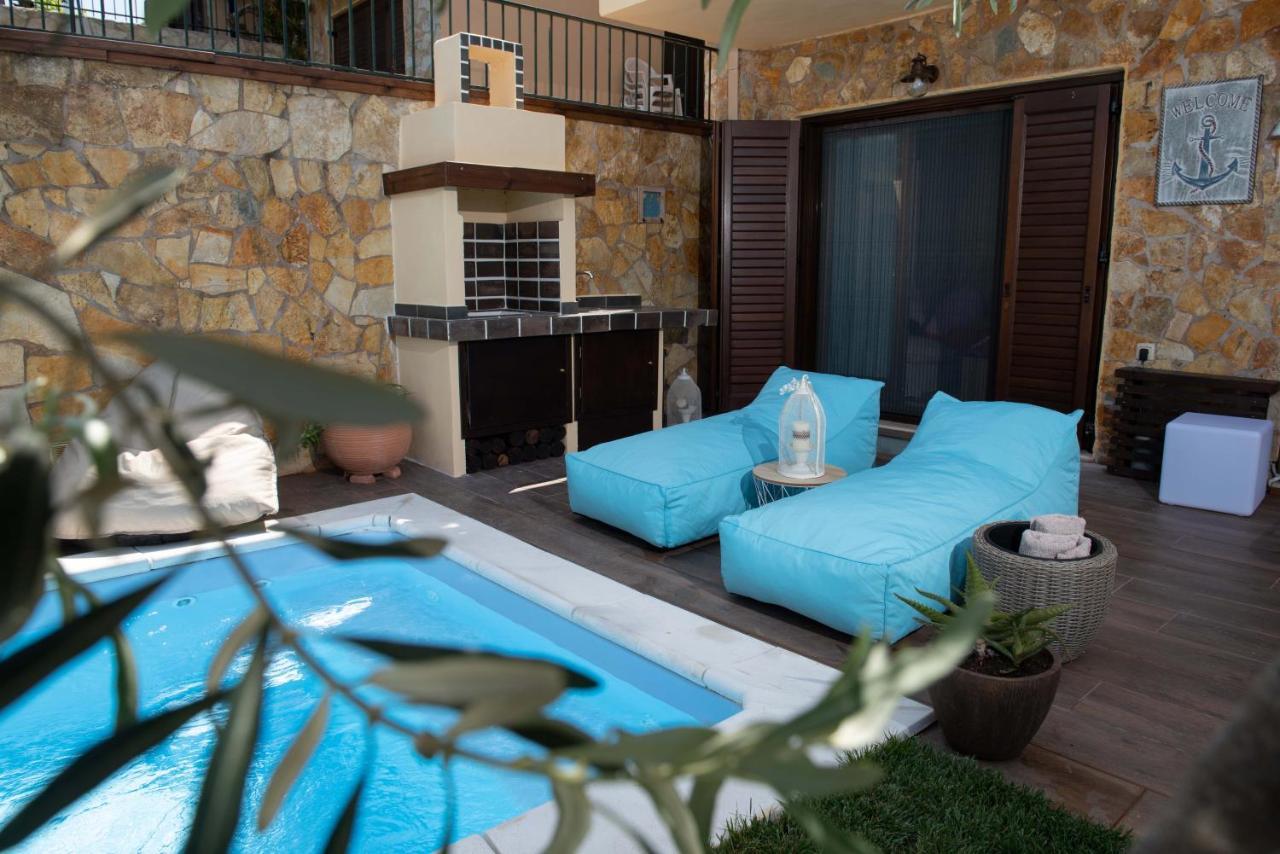 Dandy Villas Nea Roda - Melodic Waves - Private - Pool - Parking - Cellar ภายนอก รูปภาพ